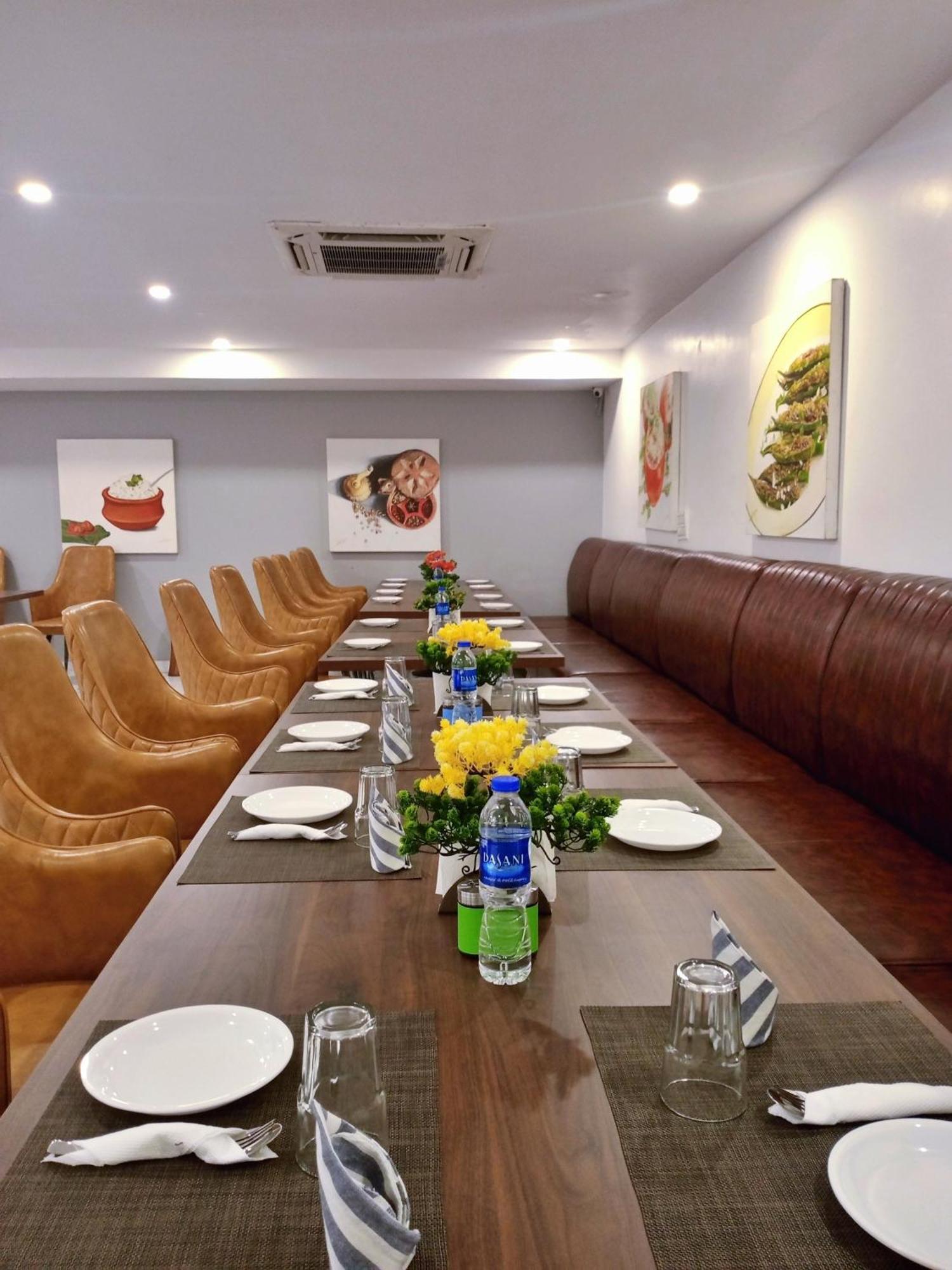 Aamantran Residency Hotel, Sohna Road, Sector 49, Gurugram Gurgaon Exterior photo