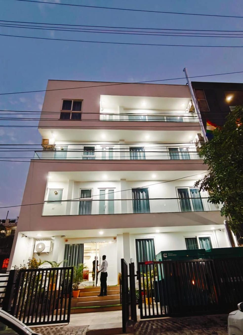 Aamantran Residency Hotel, Sohna Road, Sector 49, Gurugram Gurgaon Exterior photo