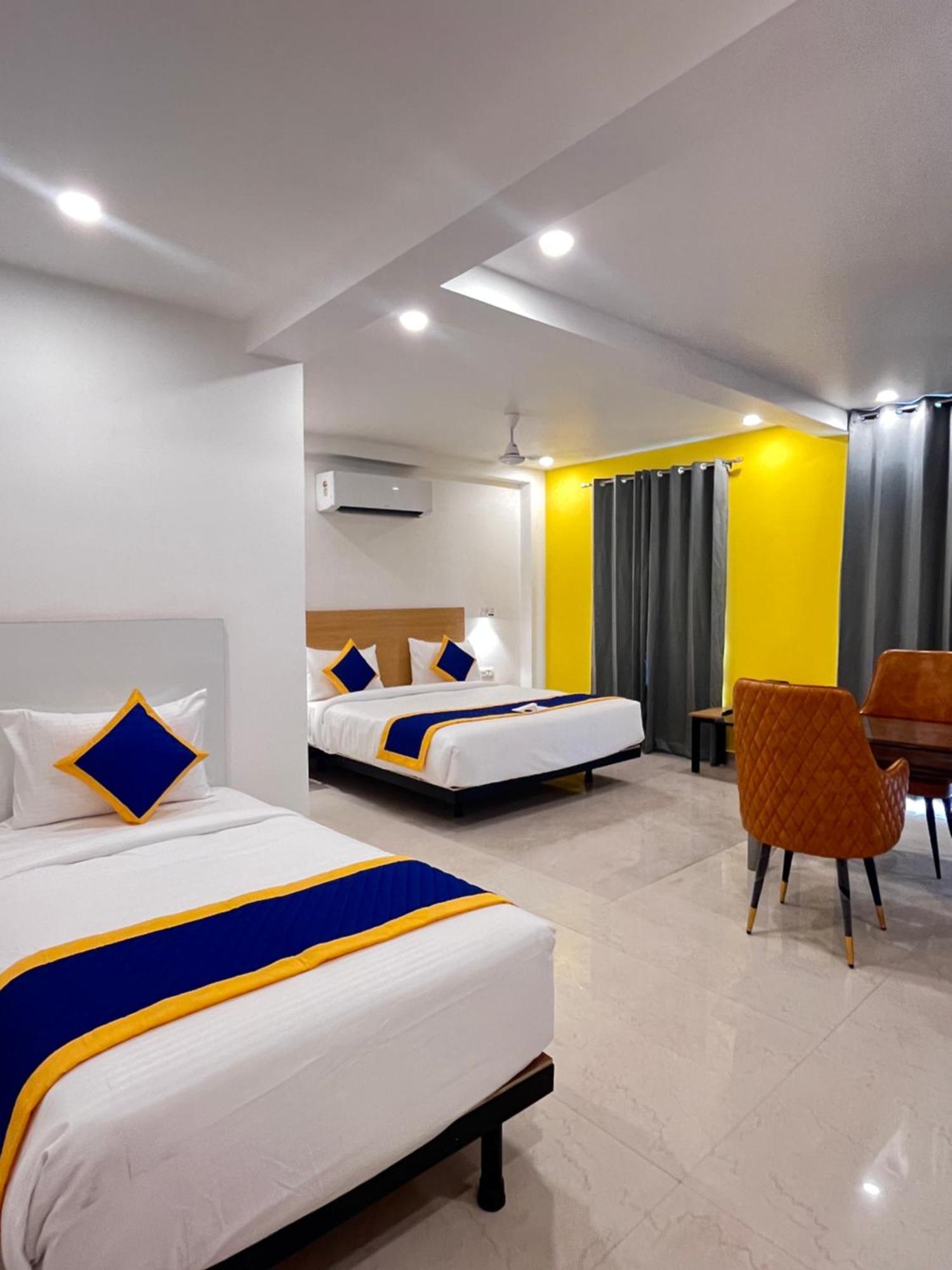 Aamantran Residency Hotel, Sohna Road, Sector 49, Gurugram Gurgaon Exterior photo