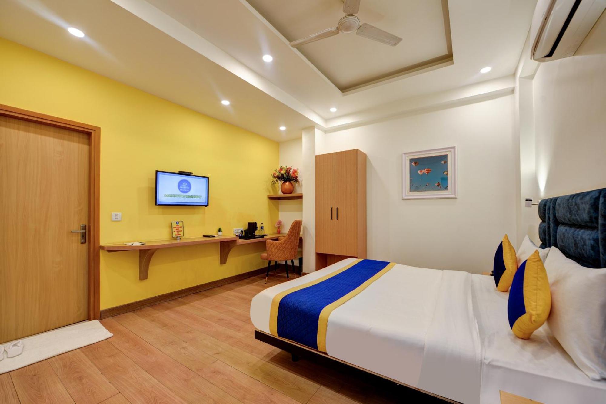 Aamantran Residency Hotel, Sohna Road, Sector 49, Gurugram Gurgaon Exterior photo