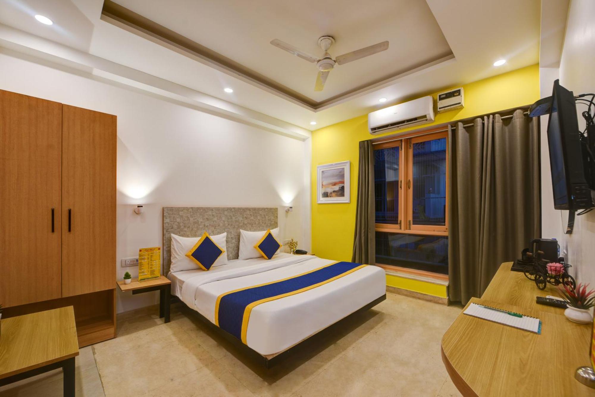 Aamantran Residency Hotel, Sohna Road, Sector 49, Gurugram Gurgaon Exterior photo