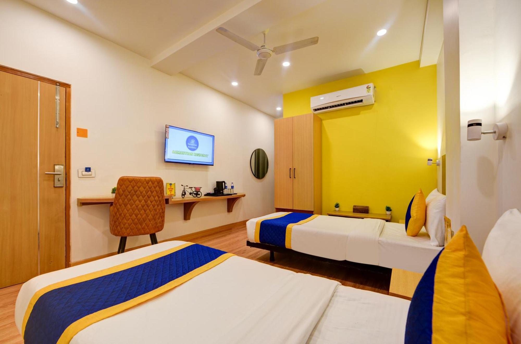 Aamantran Residency Hotel, Sohna Road, Sector 49, Gurugram Gurgaon Exterior photo