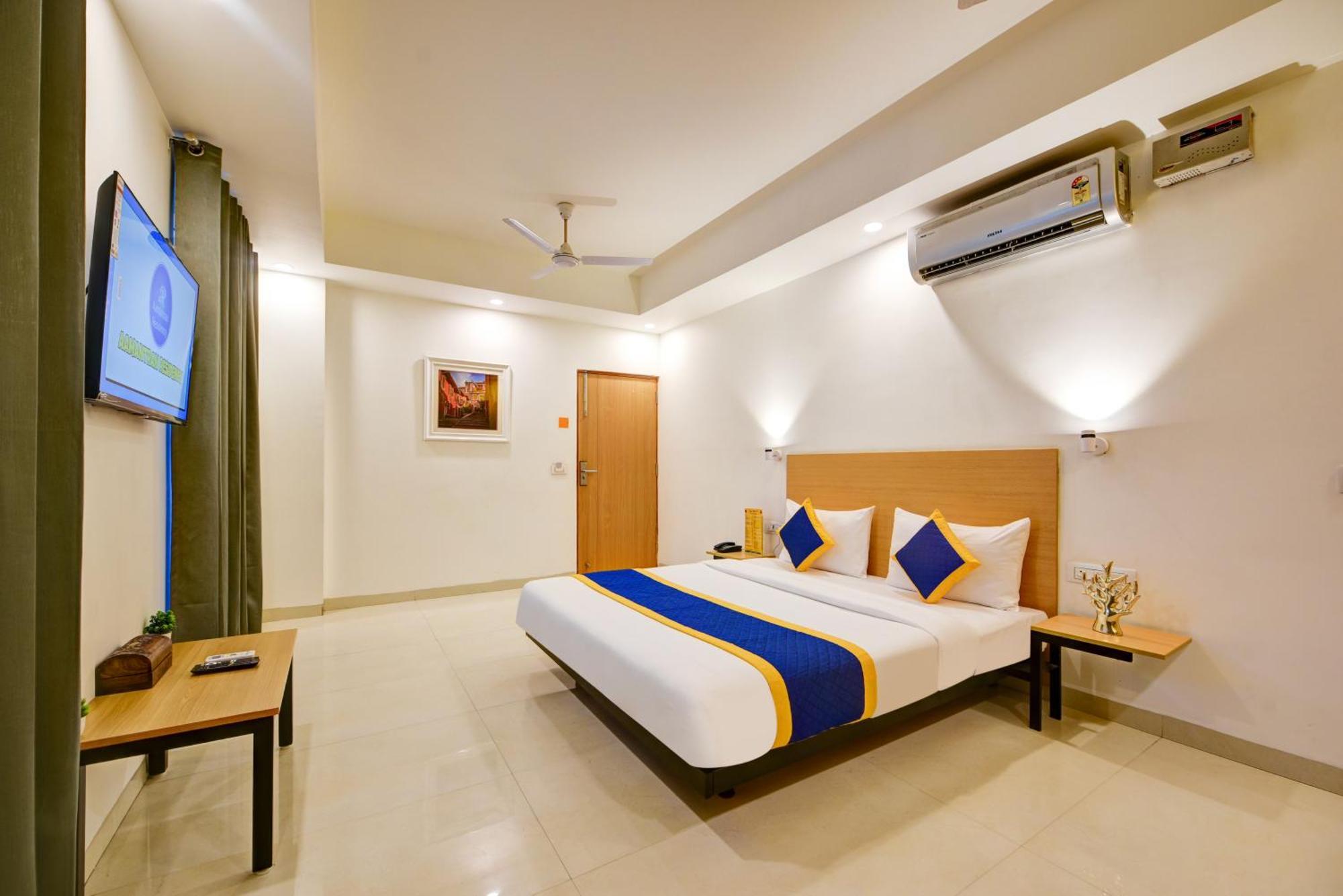 Aamantran Residency Hotel, Sohna Road, Sector 49, Gurugram Gurgaon Exterior photo