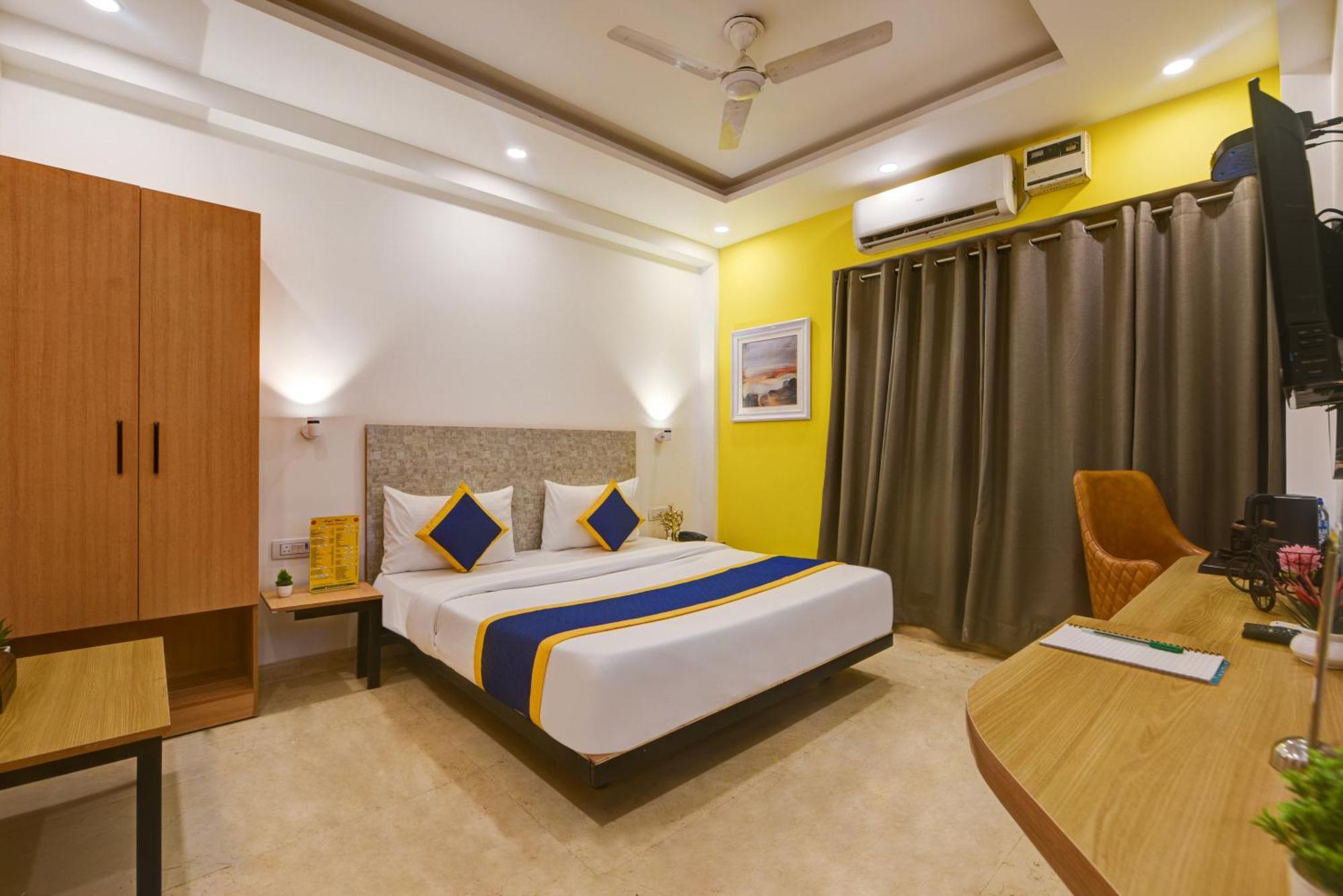 Aamantran Residency Hotel, Sohna Road, Sector 49, Gurugram Gurgaon Exterior photo